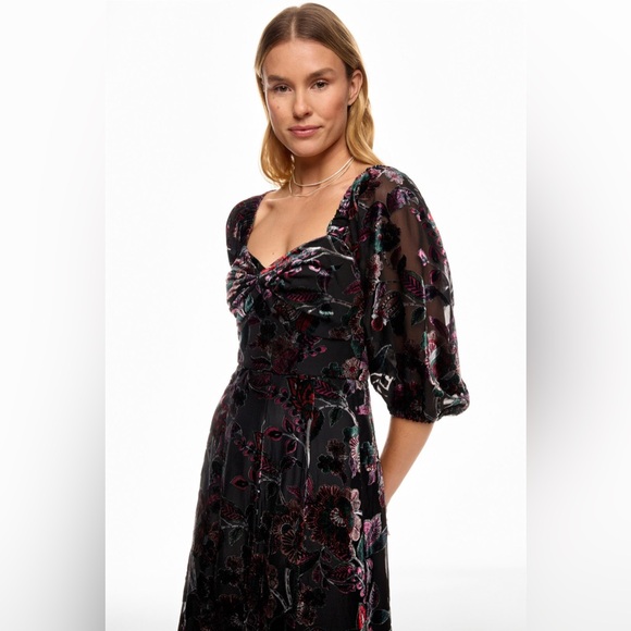 Hutch Floral Sweetheart Neckline Midi Dress